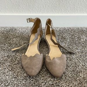 Chinese Laundry Beige Flats with Scalloped Details